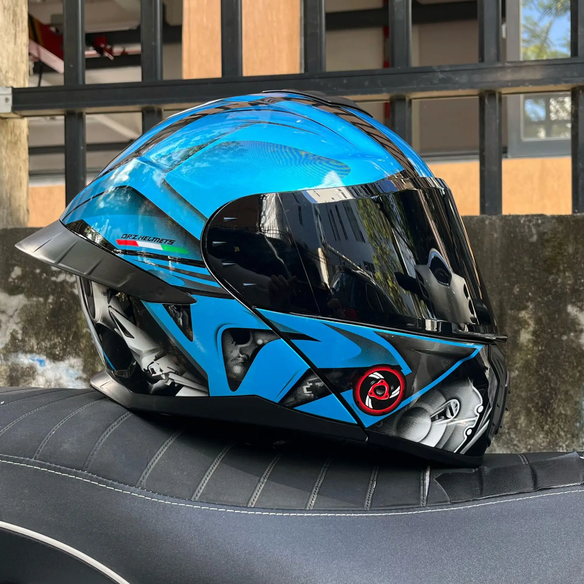 خوذة دراجة نارية معتمدة من وزا - مراجعة Full Face Motorcycle Helmet With Bluetooth وسعره